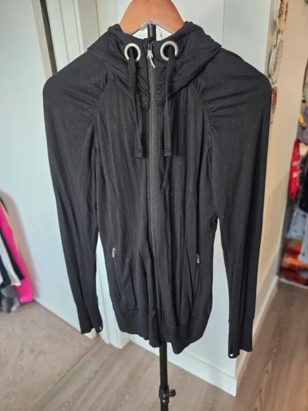 Mondetta Women's hoodie